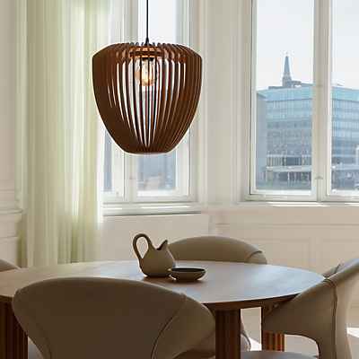 Umage Clava Wood Pendelleuchte, Baldachin rund - Baldachin messing/Kabel schwarz/Schirm Eiche natur