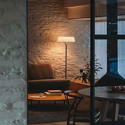 Vibia Lily Stehleuchte LED, beige - Casambi