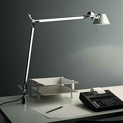 Artemide Tolomeo Tavolo LED for screw mounting Application picture