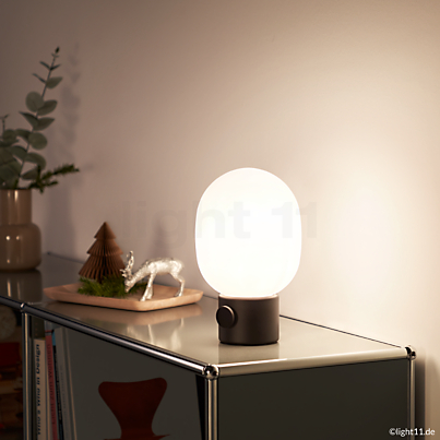 Menu JWDA Metallic Lampe de table Exemple d'utilisation en photo