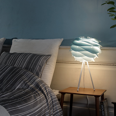 UMAGE Carmina Lampe de table Exemple d'utilisation en photo