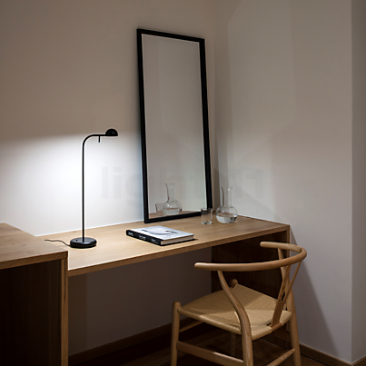 Vibia Pin Lampe de table LED Exemple d'utilisation en photo