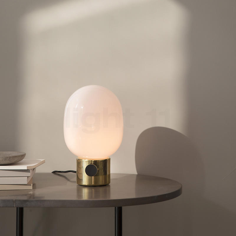Menu JWDA Metallic Lampe de table Exemple d'utilisation en photo