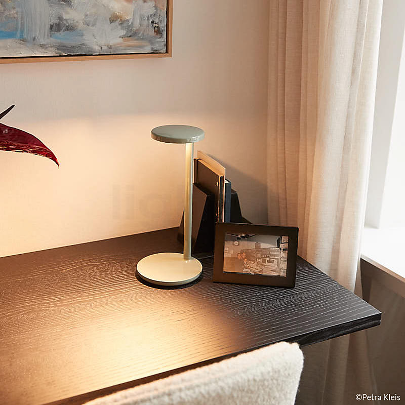 Flos Oblique Table Lamp LED Application picture