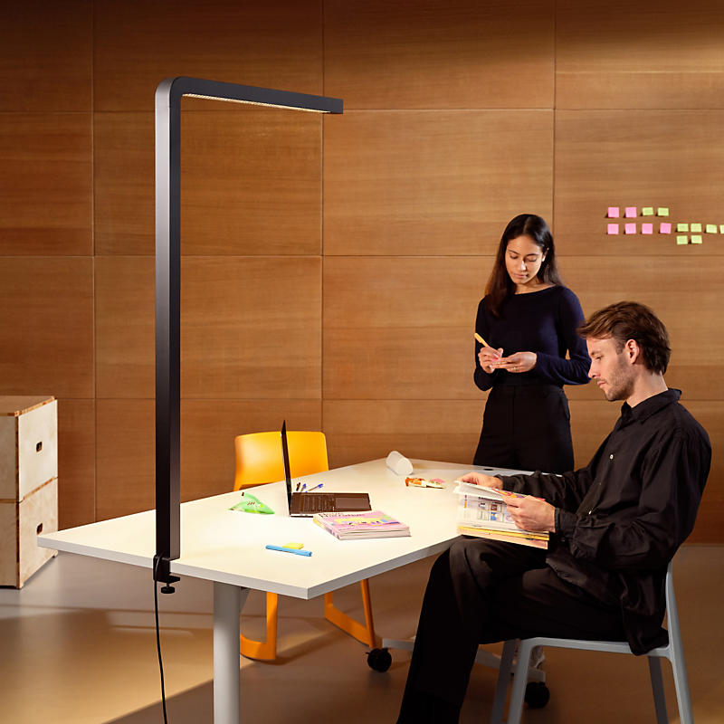 Grau Team Connect Lampe de table LED noir - 3.500 K Exemple d'utilisation en photo