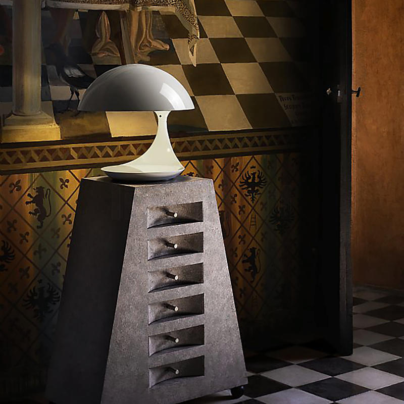 Martinelli Luce Cobra Table lamp Application picture