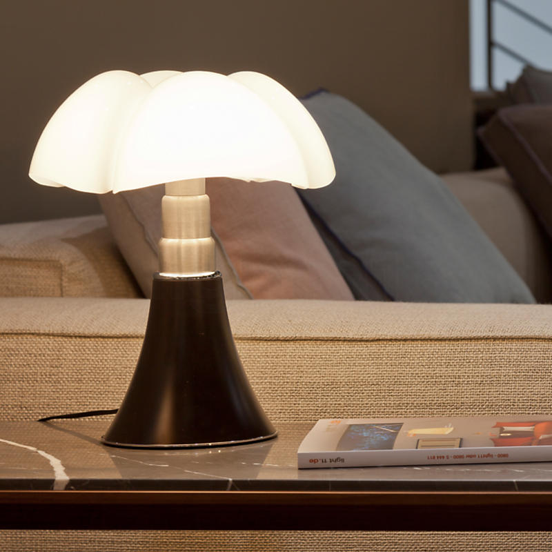 Martinelli Luce Pipistrello Lampe de table Exemple d'utilisation en photo