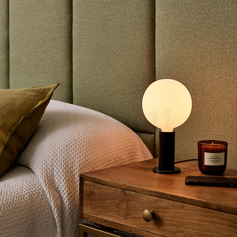 Tala Knuckle Table Lamp Application picture