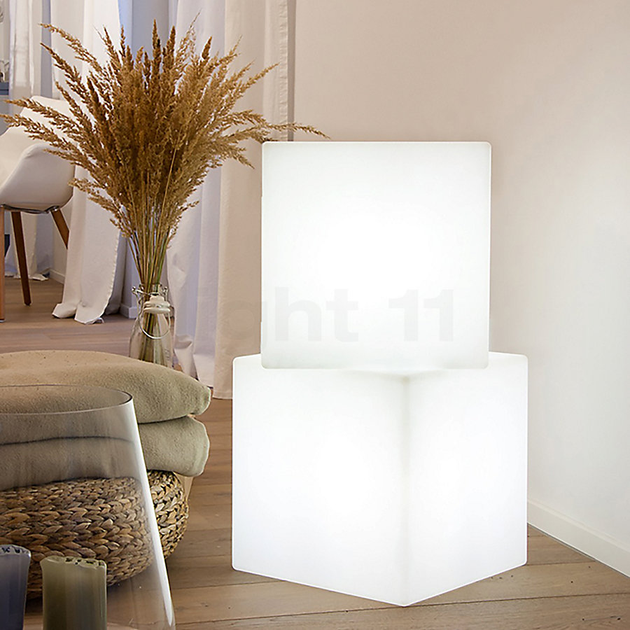8 seasons design Shining Cube Lampe au sol Exemple d'utilisation en photo