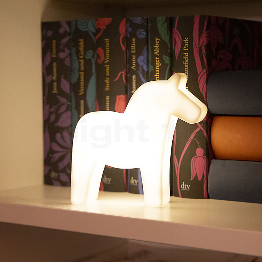 8 seasons design Shining Horse Lampe à piles LED Exemple d'utilisation en photo