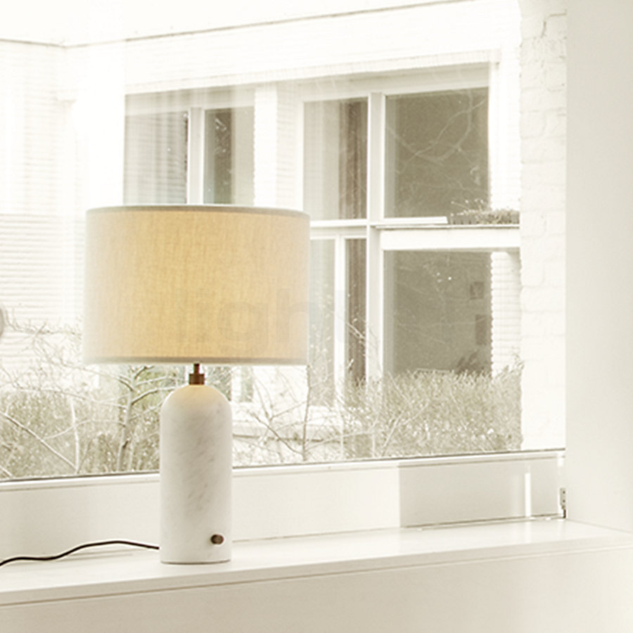 Gubi Gravity Table Lamp small Application picture