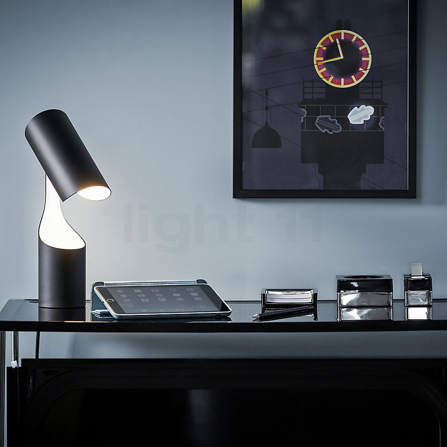 Le Klint Mutatio Table lamp Application picture