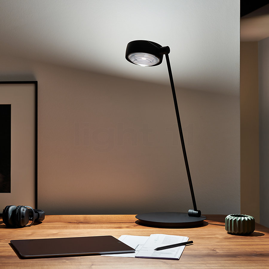 Occhio Sento Tavolo 80 E Lampe de table LED à gauche Exemple d'utilisation en photo