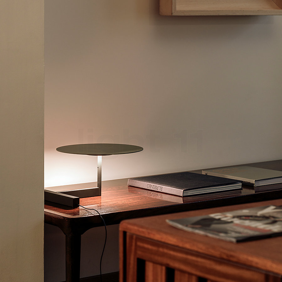 Vibia Flat 5965 Lampe de table LED Exemple d'utilisation en photo