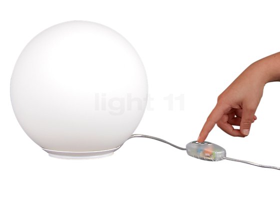Artemide Dioscuri Tavolo con regulador, ø25 cm - La claridad de la lámpara de sobremesa Dioscuri se puede controlar cómodamente a través de un regulador de intensidad.
