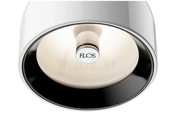 Flos Wan S blanc - L'ampoule de la Wan est protégée des risques d'un éblouissement direct.