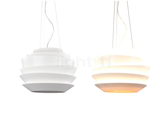 Foscarini Le Soleil Sospensione white - The shade is made of solid polycarbonate that softly diffuses the light emitted.
