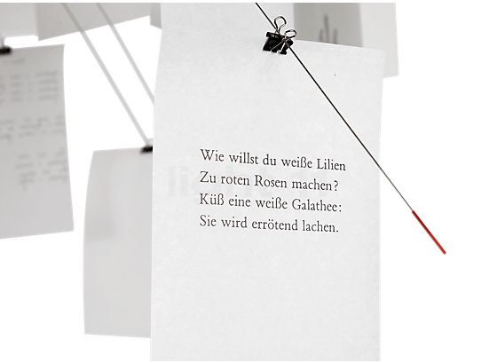 Ingo Maurer Zettel'z 5 blanc - Au moyen de messages personnels et de billets écrits, la Zettel'z devient un luminaire design 