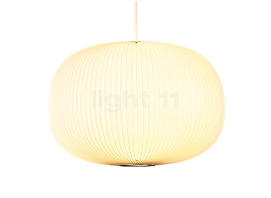 Le Klint Lamella 1 blanc/doré - La lampe Lamella émerveille par son design organique et sa lumière harmonieuse produite en panoramique.