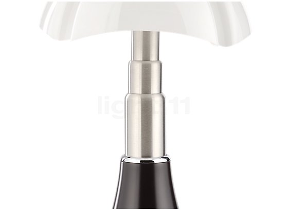 Martinelli Luce Pipistrello Lampe de table LED laiton - 40 cm - 2.700 K - Le réglage en hauteur du pied de la lampe permet de modifier à loisir la luminosité produite.