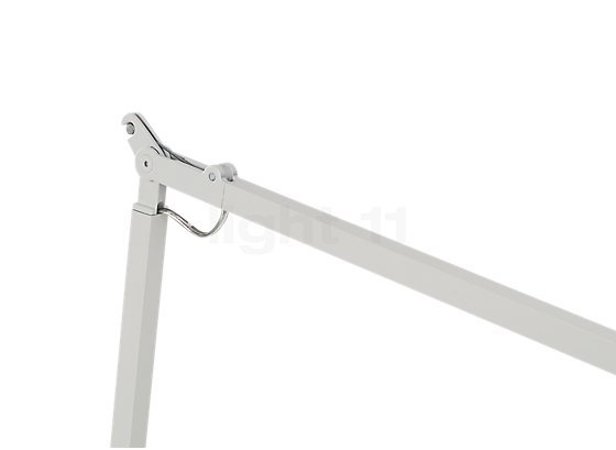 Panzeri Jackie Lampe de table LED titane - Le bras filiforme est maintenu en position au moyen d'un discret câble tendeur.