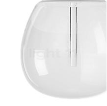 Artemide Empatia Parete/Soffitto LED ø26 cm, 16 W - Een buis in het midden van de glazen bol zorgt voor een harmonieuze lichtverdeling.