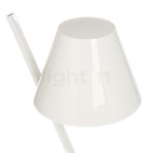 Artemide La Petite Tavolo blanco - La lámpara de sobremesa emite la luz hacia arriba y abajo a través del difusor de plástico satinado.