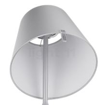 Artemide Melampo Parete aluminiumgrijs - De lampenkap van de Melampo Parete wordt vervaardigd van edele zijde.