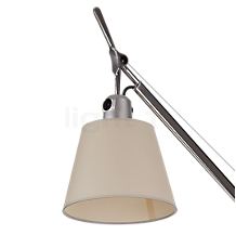 Artemide Tolomeo Basculante Parete satin - By means of the practical handle located above the shade, the Tolomeo Basculante may be conveniently adjusted.
