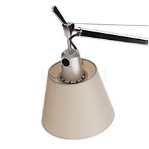 Artemide Tolomeo Basculante Tavolo satin - med Bordben - Thanks to the upper opening of the shade, the Artemide Tolomeo makes a contribution to the ambient lighting.