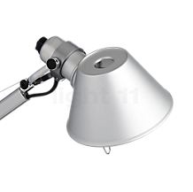 Artemide Tolomeo Micro Tavolo LED aluminium - 3.000 K - mit tischfuß - Durch die kleine Öffnung am Leuchtenkopf leuchtet die Tolomeo auch ein wenig nach oben und trägt so zum Raumlicht bei.