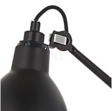 DCW Lampe Gras No 304 Applique noire noir/cuivre - Une articulation à bielle à la tête de lampe permet l'orientation de l'abat-jour dans la direction voulue.