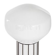 Fabbian Aérostat Lampada da tavolo ottone - small - Il diffusore della lampada da tavolo è realizzato in vetro opalino soffiato a bocca.