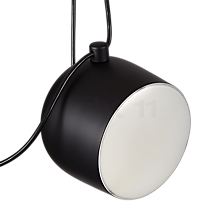 Flos Aim Small Sospensione LED 3-flammig schwarz/weiß/silber , Auslaufartikel - Der wie ein Scheinwerfer anmutende Leuchtenkopf der Aim wird aus gedrehtem, flüssiglackiertem Aluminium gefertigt