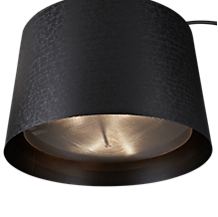Foscarini Twiggy Terra sort - The cover plate on the bottom side of the Twiggy makes sure that glare-free, soft zone lighting is emitted downwards.