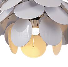 Marset Discocó Pendel beige - ø53 cm - The numerous shade segments make sure that the Discocó does not produce any glare.