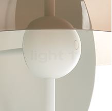 Marset Theia M Lampe de table LED blanc - Dans la plus petite cavité se trouve le module LED dont la lumière est émise vers le réflecteur en aluminium.
