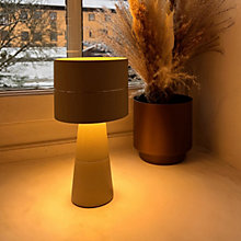 Oligo Tudor – Lámpara de sobremesa led — imagen 4
