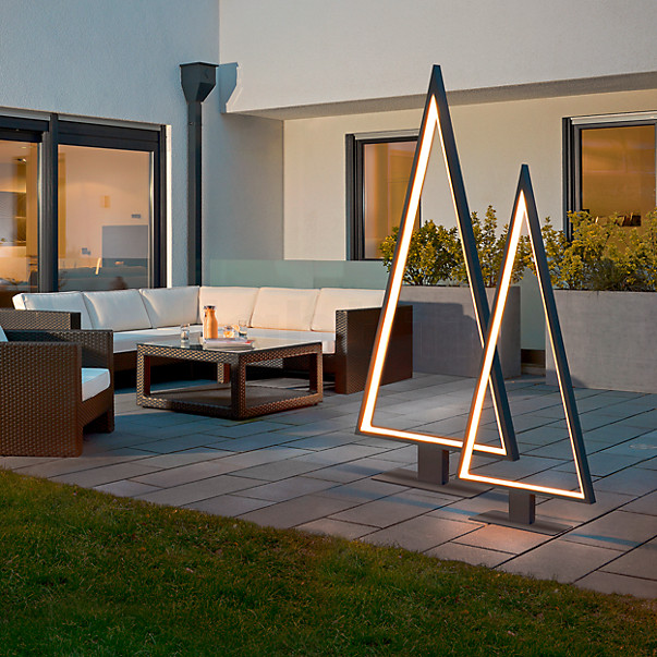 SOMPEX Pine Floor Lamp Outdoor LED Application picture