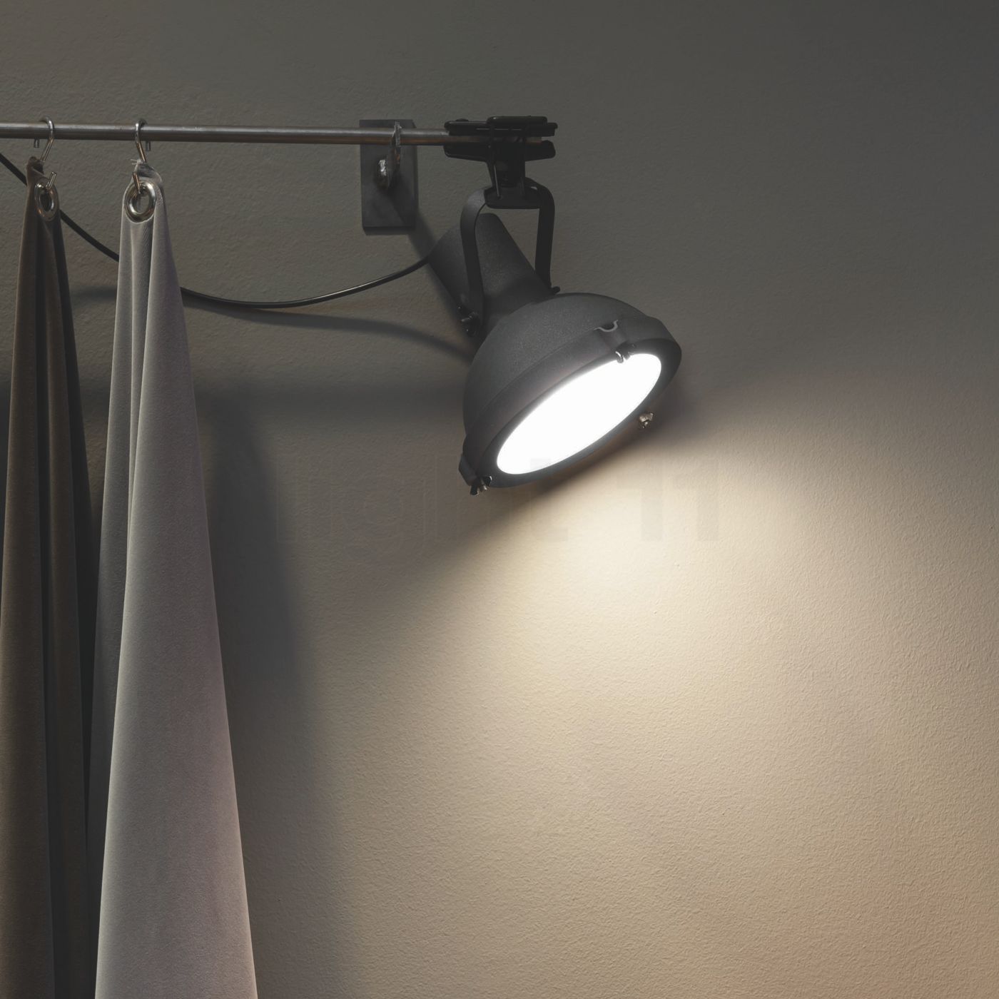 Nemo Projecteur 165 Mini Clip On Light At Light11 Eu