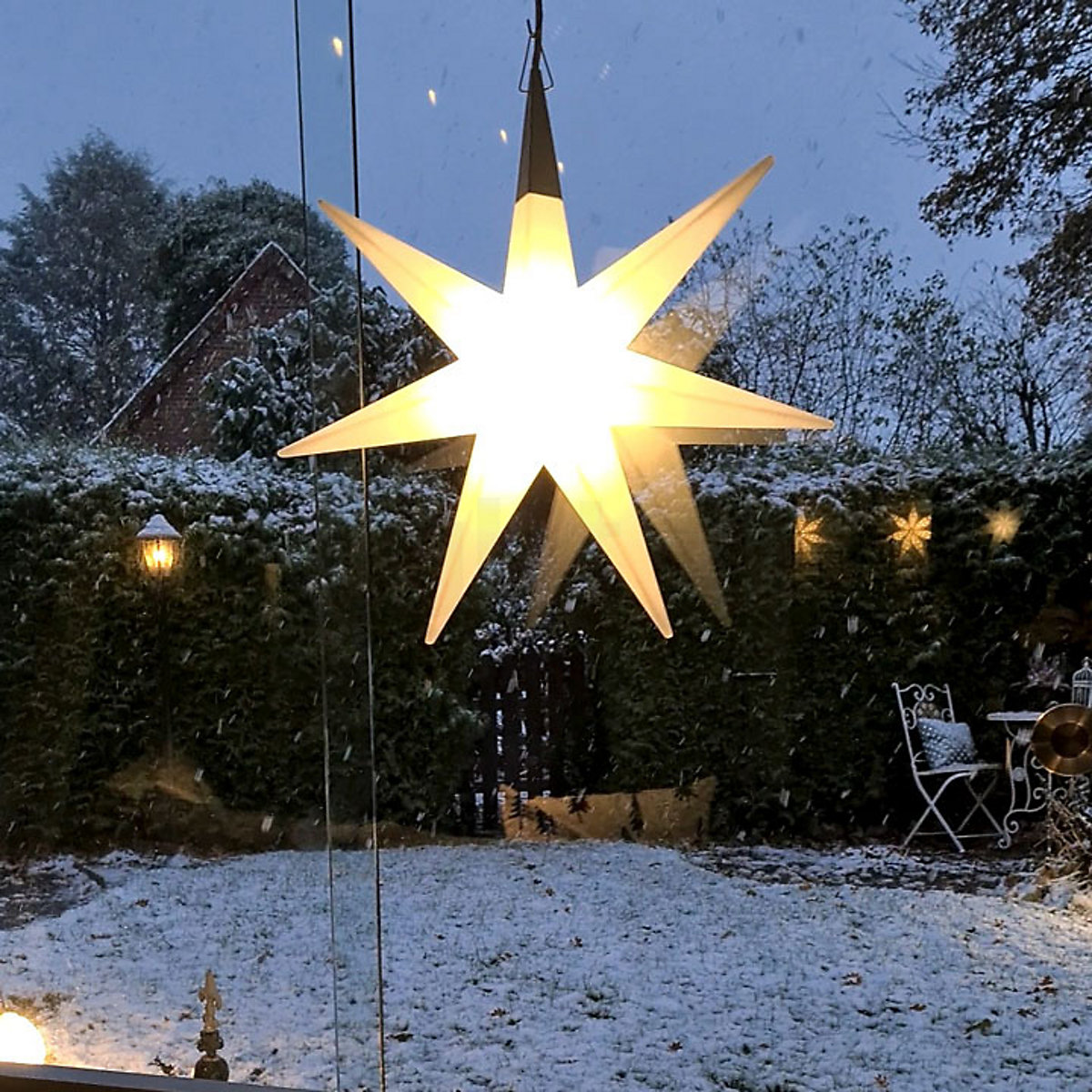 Exterior star outlet pendant light
