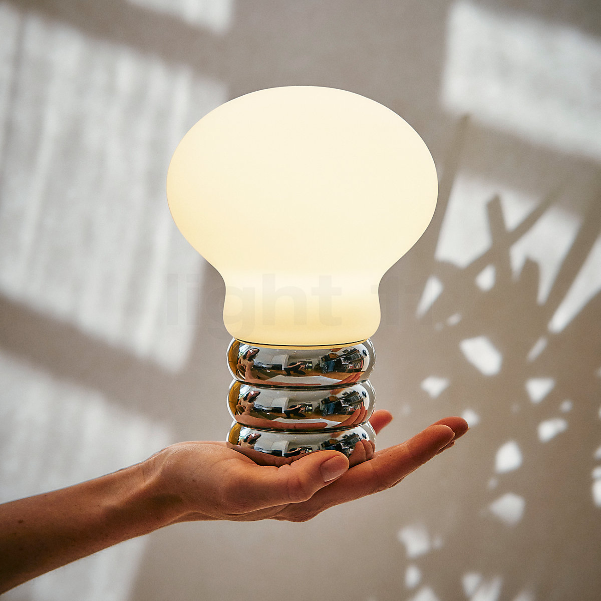 Ingo Maurer b.bulb, lámpara recargable LED en