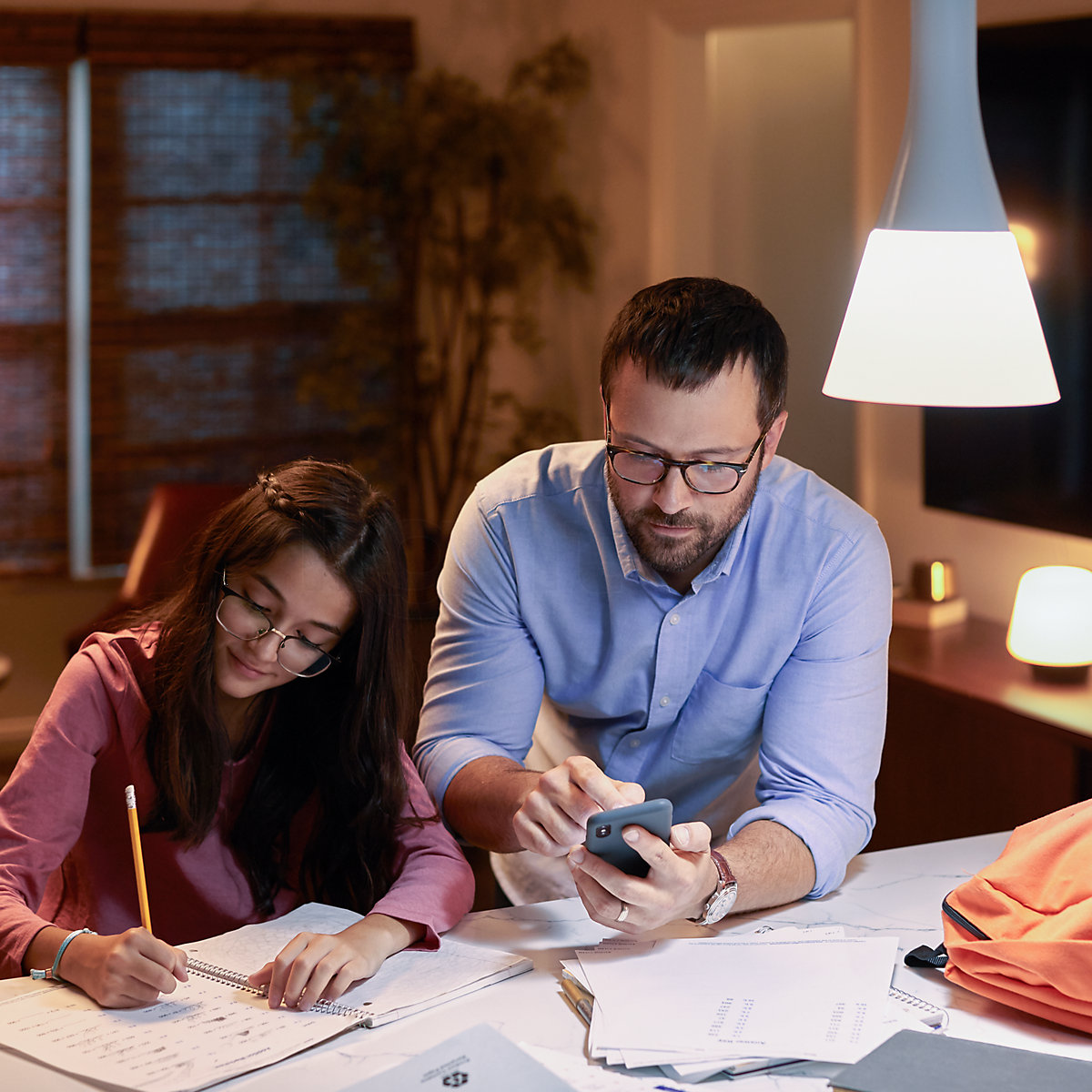 philips hue explore table lamp