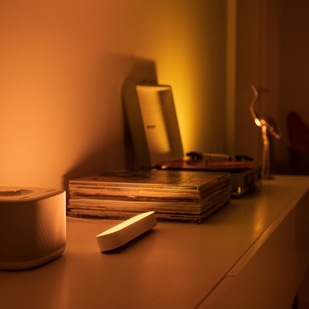 Light outlet bar hue