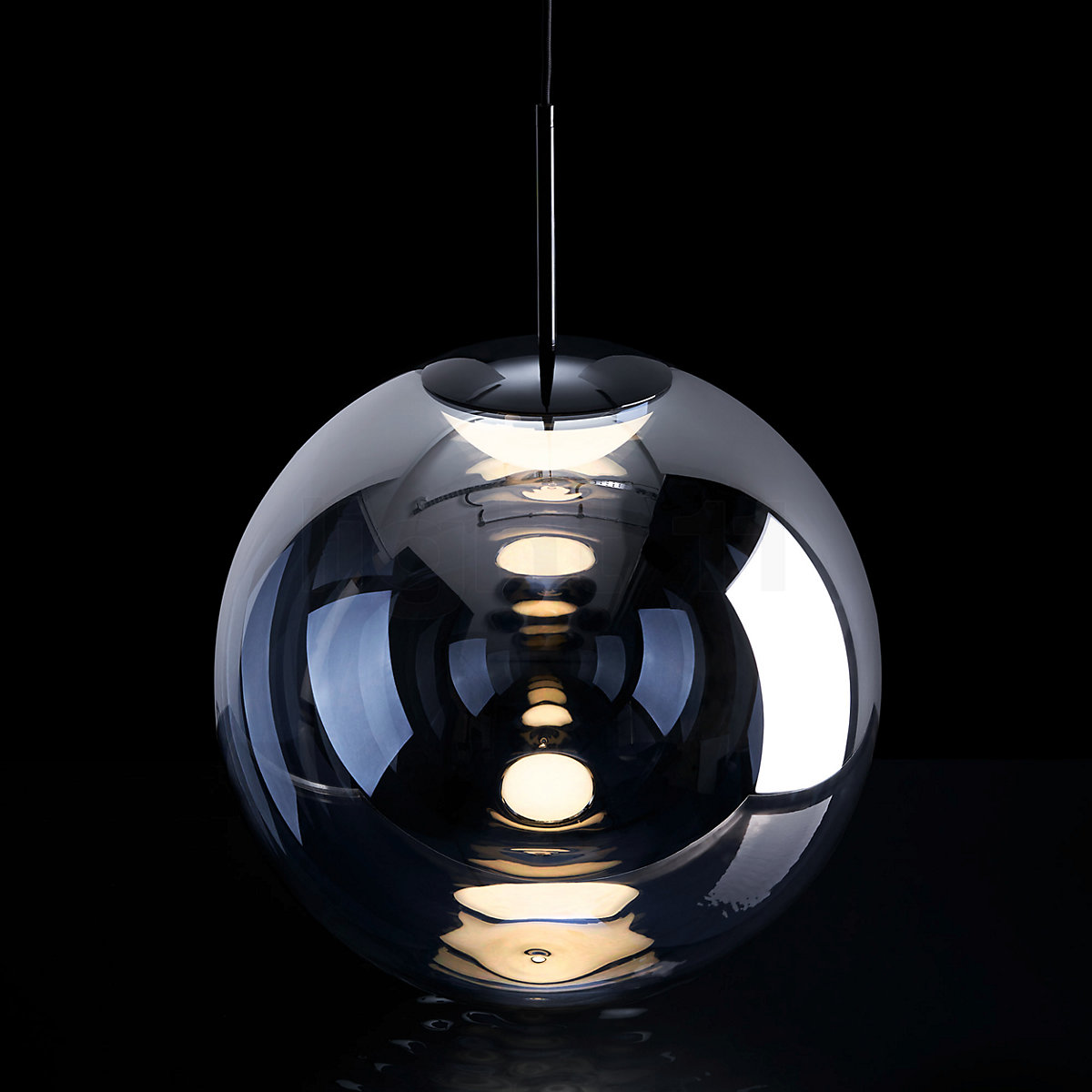 tom dixon globe light