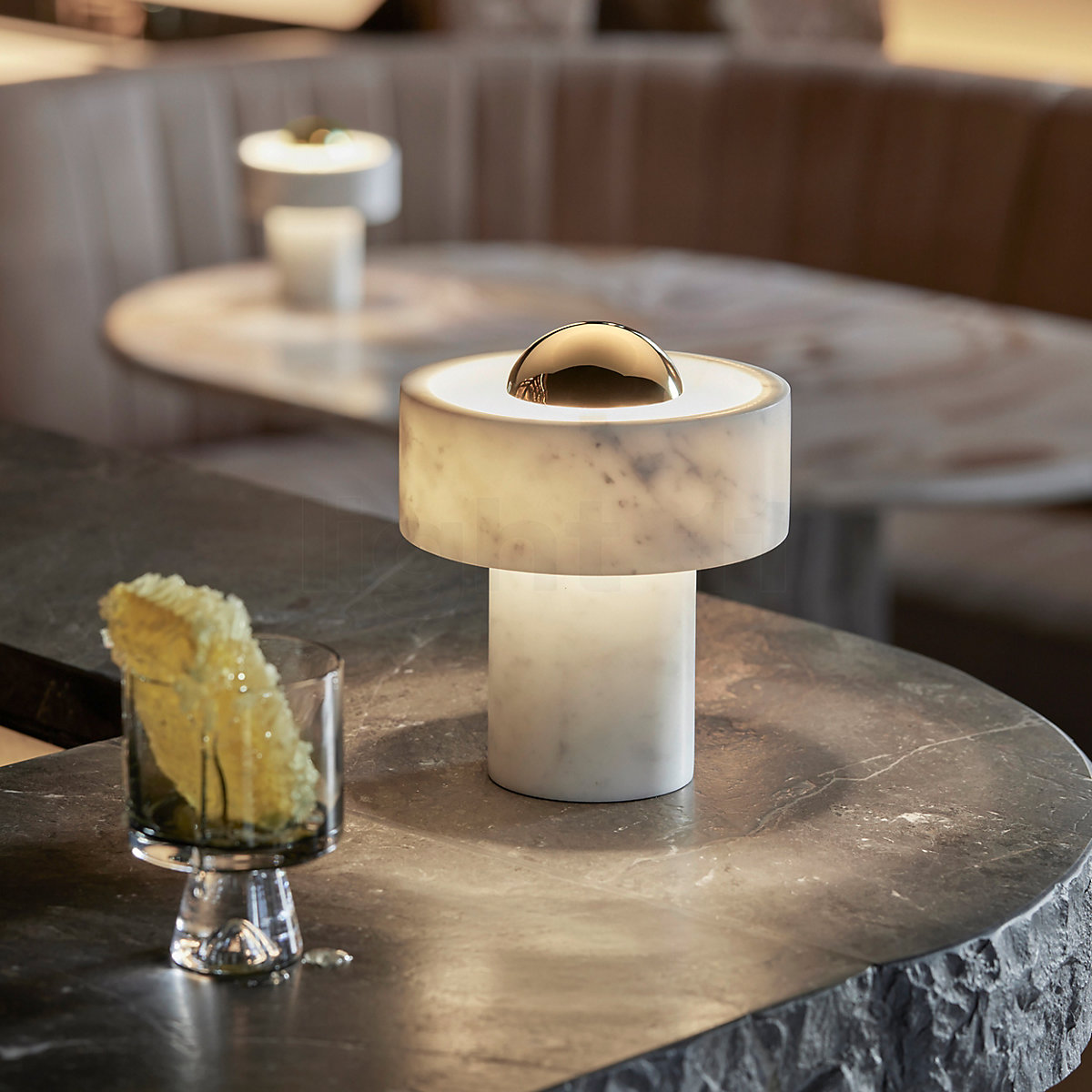 Lampada senza fili ricaricabile Stone Portable LED di Tom Dixon