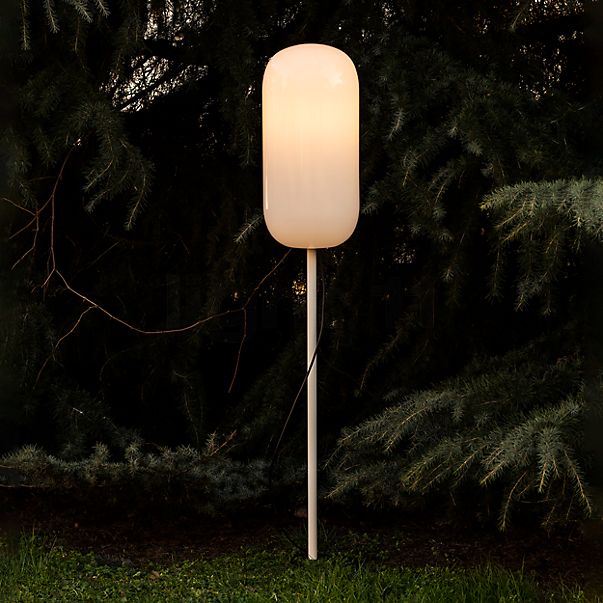 Artemide Gople Outdoor, lámpara de pie con piqueta blanco - small