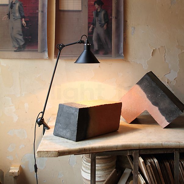 DCW Lampe Gras No 201, lámpara con pinza negra cónica negro/cobre