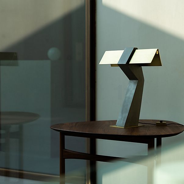DCW Tau Lampada da tavolo LED grigio/ottone