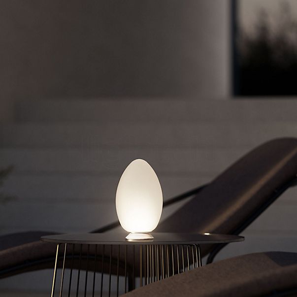 Fontana Arte Uovo, lámpara de sobremesa LED blanco